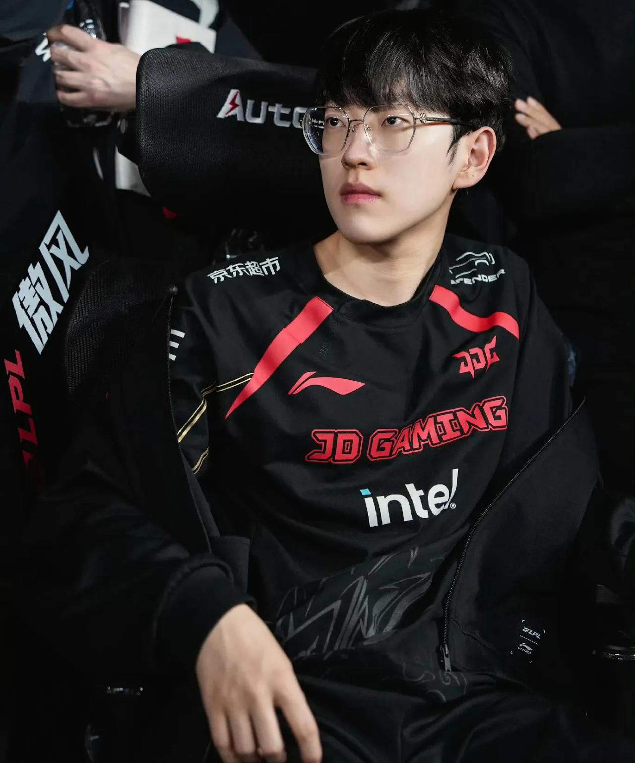 FNC绝杀IG,Scout打出惊人五杀激烈交锋成都决赛之夜,让粉丝疯狂欢呼的简单介绍 FNC绝杀IG,Scout打出惊人五杀激烈交锋成都决赛之夜,让粉丝疯狂欢呼的简单介绍