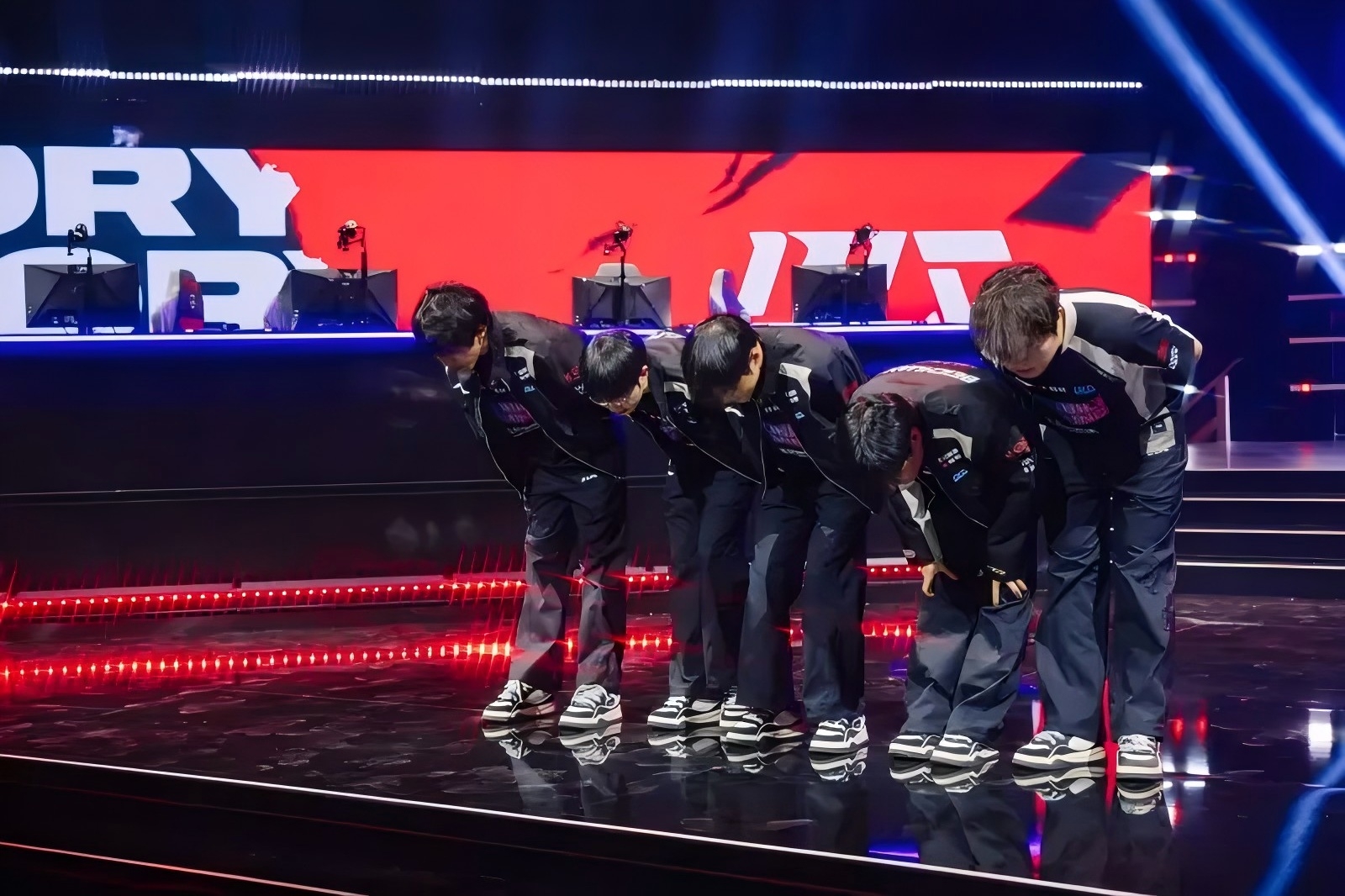 RNG血洗TSM,Jankos团战一打五峡谷大战四强赛,留下经典瞬间 RNG血洗TSM,Jankos团战一打五峡谷大战四强赛,留下经典瞬间