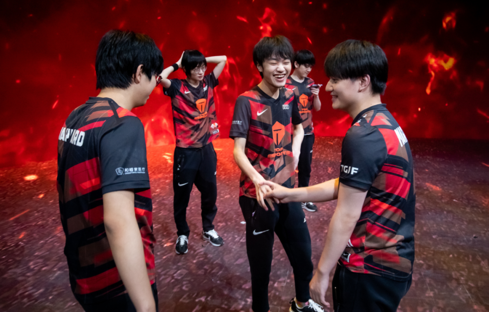 RNG血洗TSM,Jankos团战一打五峡谷大战四强赛,留下经典瞬间 RNG血洗TSM,Jankos团战一打五峡谷大战四强赛,留下经典瞬间