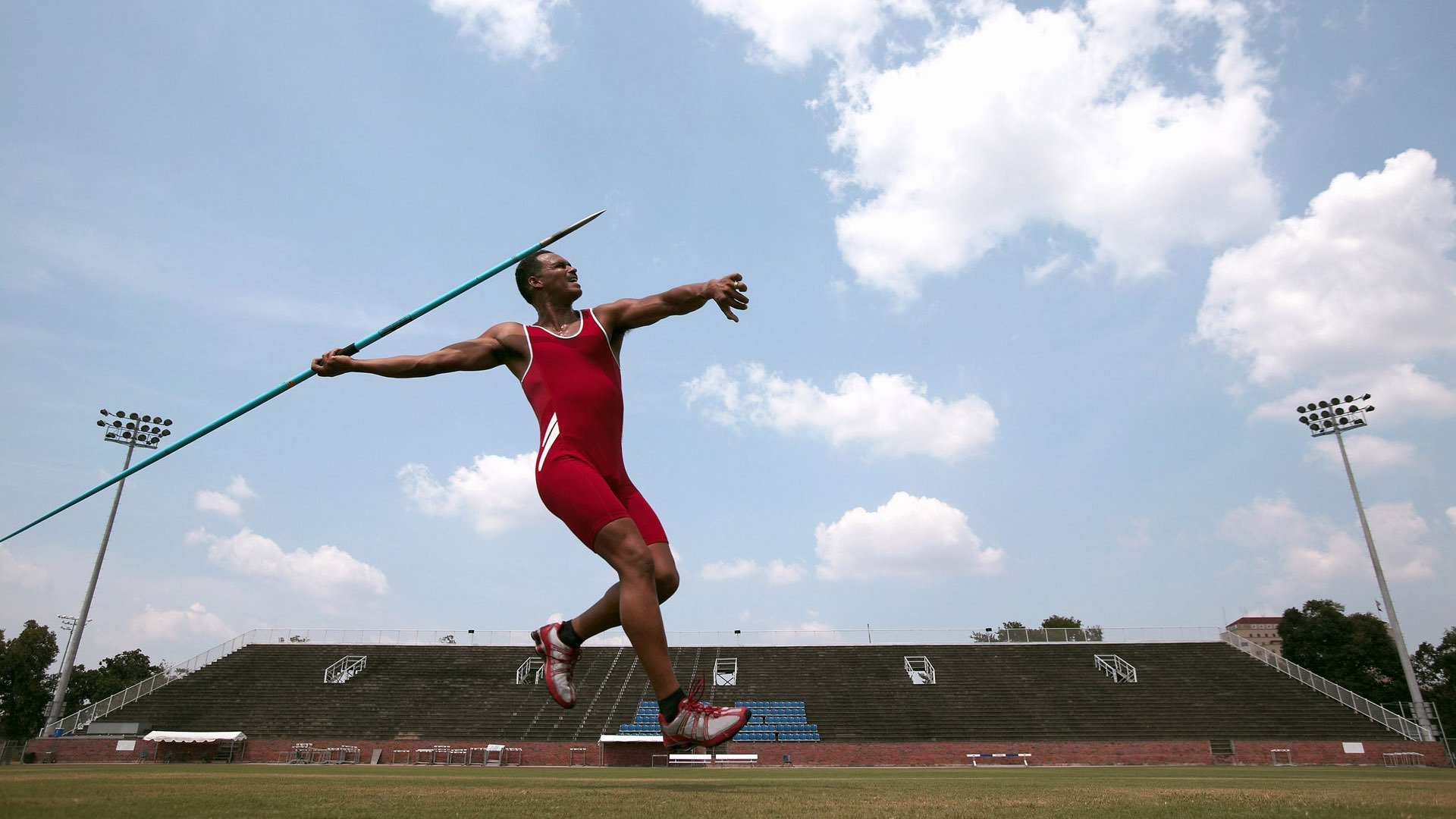 铁壁与利刃，奥纳纳一夫当关，拉齐奥欧冠舞台掀翻洪都拉斯风暴
